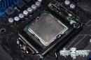 PCGH Extreme: Ivy-Bridge mit neuer Wärmeleitpaste im Test - per Rasierklinge Heat Spreader entfernt