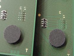 Bei den kommenden AMD-Athlon-Prozessoren (rechts) lassen sich die L-Brücken nicht mehr schlie&szlig;en  CPU-Modifikationen werden schwer.
