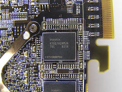 AMD Radeon HD 4870 X2: der GDDR5-Speicher von Hynix (Bild: PCGH)