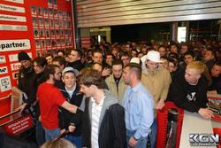 Schon letzes Jahr war der Ansturm auf 'The Burning Crusade' groß (Bild: krawall.de)