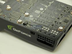 Nvidia Geforce GTX 275: Zwei 6-Pin-Stromanschlüsse werden benötigt