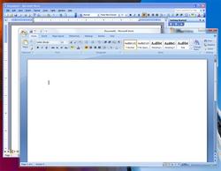 XPM macht es möglich: Ein System, zwei Anwendungen - die vordere läuft in Windows 7, die hintere in Windows XP.