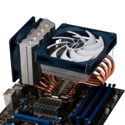 Fenrir Siberia TTC-NC55TZ(RB) - Neuer CPU-Kühler von Titan mit vertikaler und horizontaler Kühlfläche. (9)