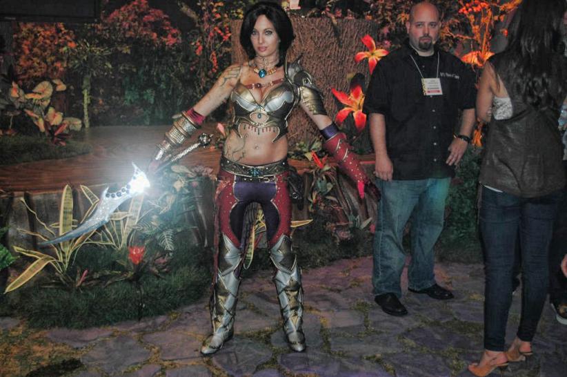 [16/06/10] E3 2010: Neues Messe-Babes, Autos und Kuriositäten (10)