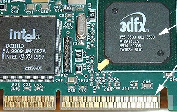 Die Comdex-6000: Auf dem PCB sitzen Voodoo3-Chips - alle ohne Leiterbahnen.