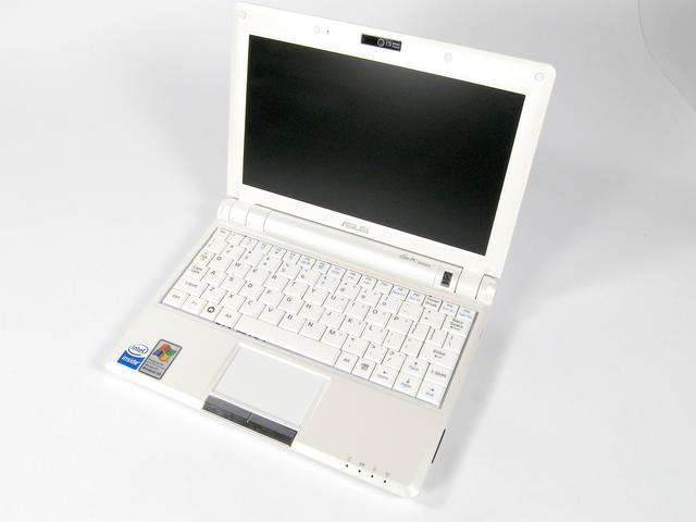Das neue Eee-PC-Modell 900 mit 8,9-Zoll-Bildschirm. (Bild: PCGH)