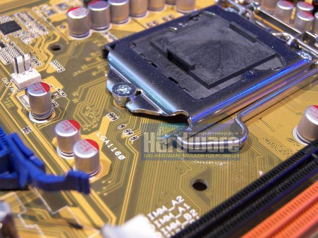 Erste Asus-Mainboards mit Sockel 1160 für Core-i5-CPUs. (18)