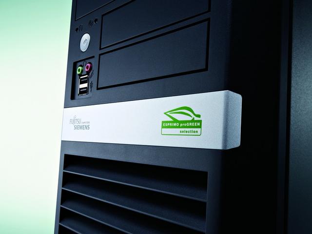 Fujitsu Esprimo P7935 E80+ kommt im ausgeschalteten Zustand angeblich mit 0,3 Watt aus.