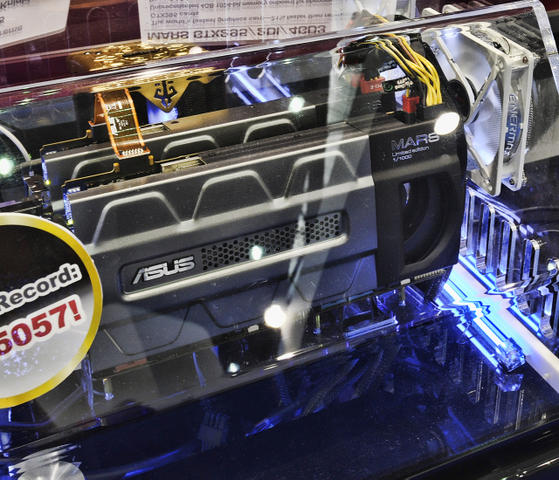 Asus Mars GTX 295 (9)