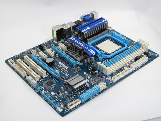 Gigabyte GA-890GPA-UD3H (2)