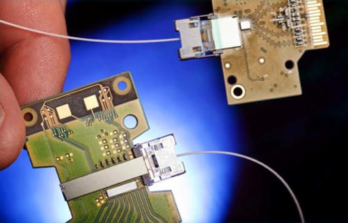 Intel: Silicon Photonics erreicht Transferraten von 50 GBit/s mit Laser-Technik (3)