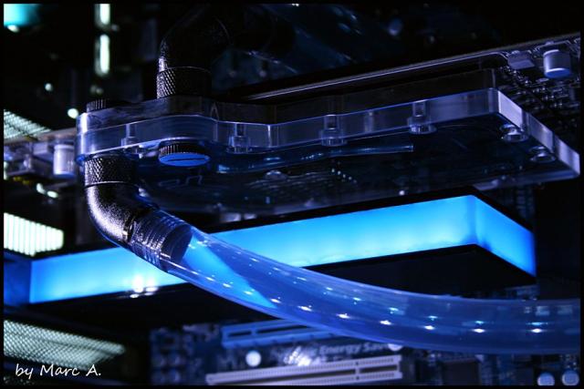 Casemod-Projekt Black meets Blue - Update: perfekte Optik in Bildern (21)