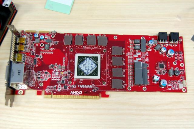 Radeon HD 6950 mit neuem AMD-PCB und TI-Wandlern?