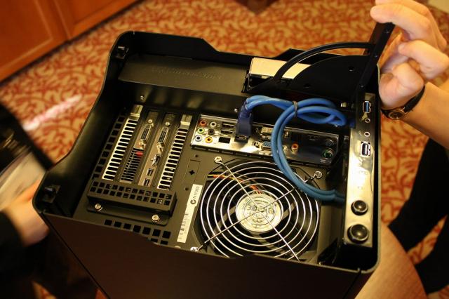 CES 2011: Silverstone zeigt Fortress FT03 (3)