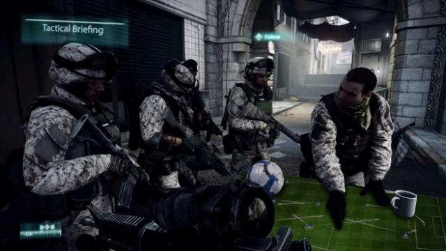 Taktische Besprechung - In den Gefechtspausen wird Battlefield 3 den Spielern sportliche Herausforderungen bieten.