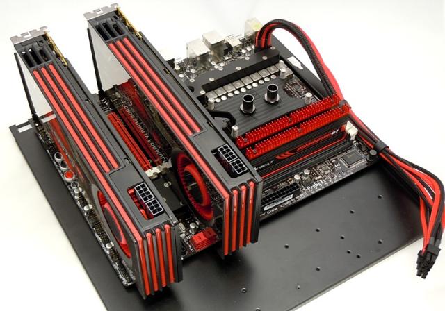 Luxus-Tagebuch: Spielen auf drei Bildschirmen, tolle Hardware im Supertower (75)