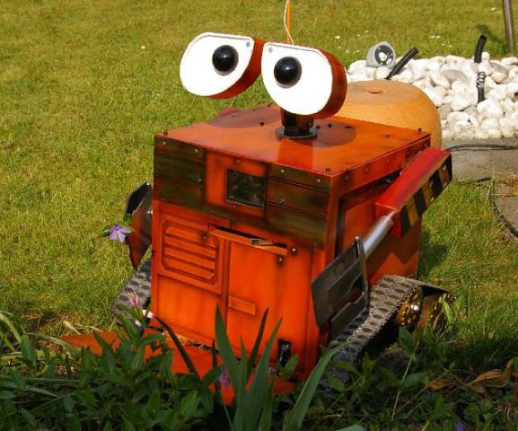 Spitzen-Casecon: Wall-E-PC fährt durch die Gegend und sieht dreidimensional (78)