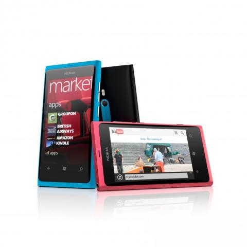 Sind die Smartphones der Lumia-Serie wie das Lumia 800 vielleicht die letzten, die unter dem Namen Nokia veröffentlicht werden? (1)