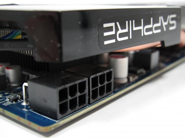 Sapphire HD 6870 Dual-Fan (2)