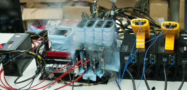 EVGA X79 Classified entfesselt: Flüssigstickstoff und 4-Wege-SLI (7)