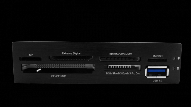 Bitfenix stellt einen 35-in-1-Kartenleser vor 