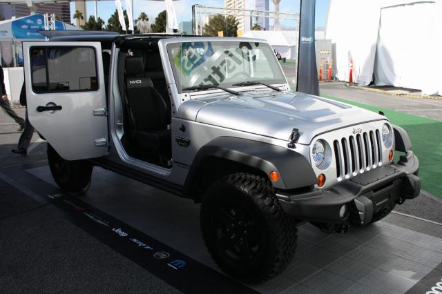 CES 2012: Car of Duty - der Jeep Wrangler im Modern-Warfare-3-Design (1)