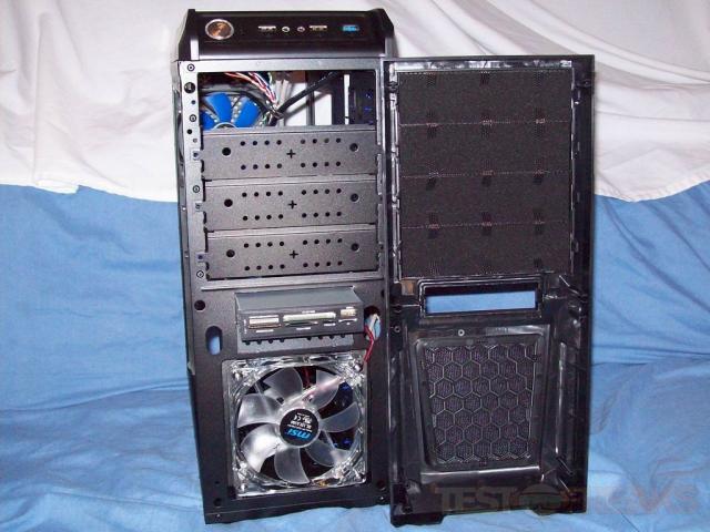 MSI wagt sich mit der Interceptor-Serie auf den Gehäusemarkt  (8)