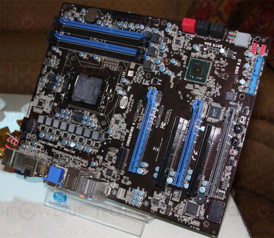 CES 2012: Platine von Sapphire mit Z77 Chipsatz gesichtet.
