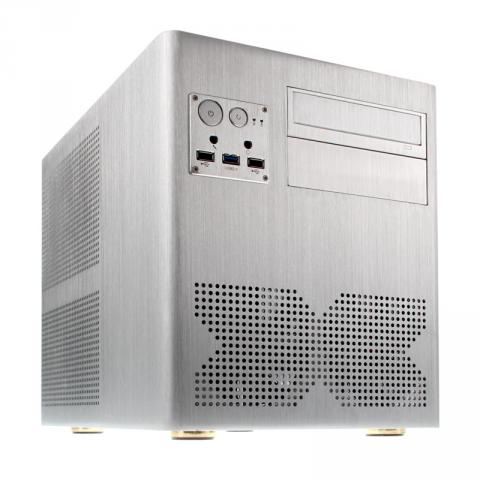 Der Xigmatek Gigas Cube aus gebürstetem Aluminium ist sowohl für Wohnzimmer-PCs als auch für Gaming-PCs geeignet. (2)