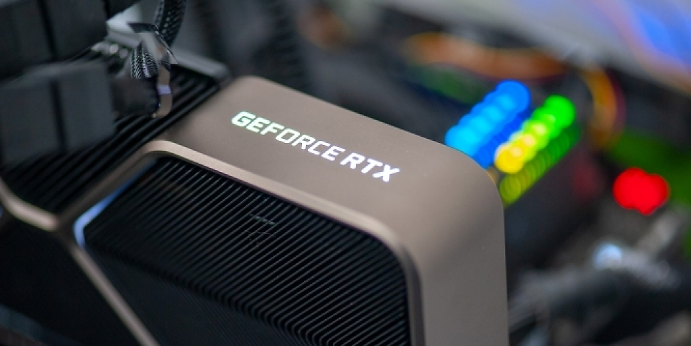Geforce RTX 3090: Mit 20 GiB/320 Bit und 12 GiB/192 Bit vermessen - Was kostet der Speicherverlust? (1)
