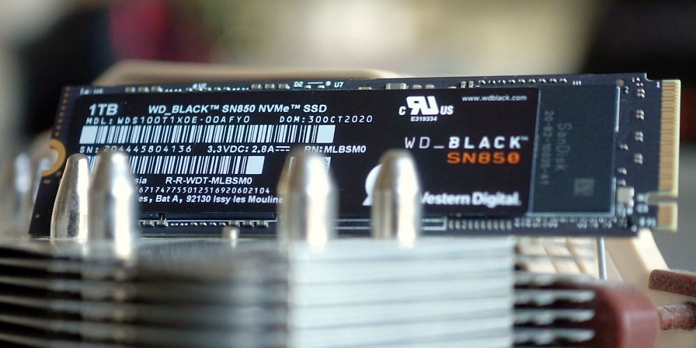 Eine Firmware von Western Digital behob einen Fehler, der die Schreibrate von WD-Black-SN850-SSDs in Verbindung mit X570-Mainboards von AMD einbrechen ließ.