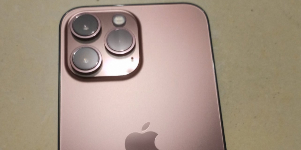 Apple iPhone 13: Modell in "Rose Gold" geleakt