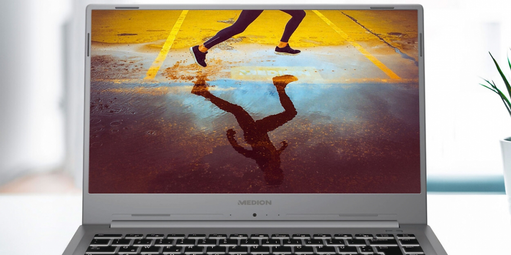 Das Notebook S15449 von Medion bietet einiges für einen niedrigen preis.