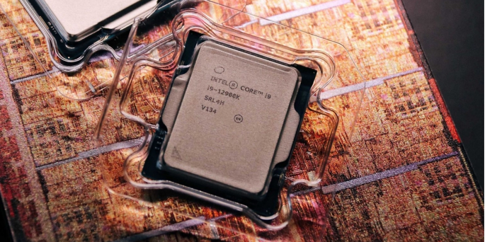 Core i9-12900K: Neue CPU gekillt und geköpft von "der8auer"