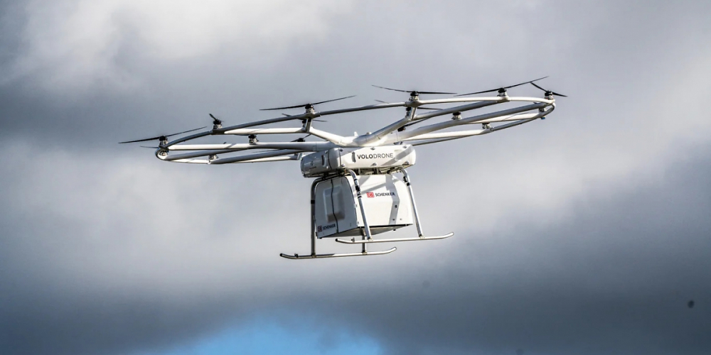 Volocopter führte einen Testflug mit seiner Schwerlastdrohne im Hamburger Hafen durch.