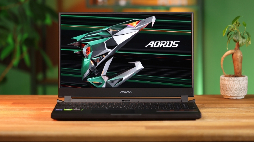Gigabyte Aorus 15p im Test: Schnelles 300-Hz-Display und schnelle RTX 3070