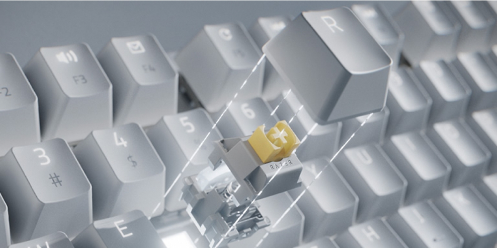 Razer Pro Type Ultra mit gelben Switches.