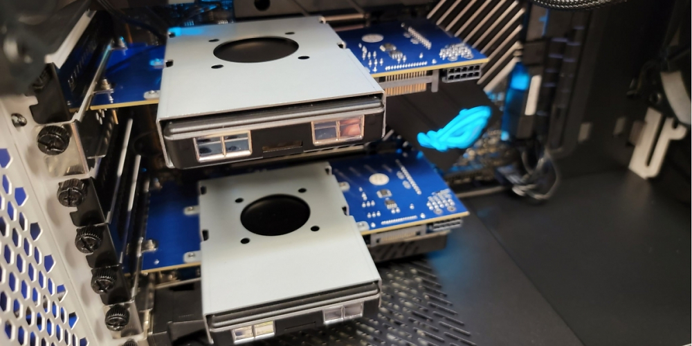 Intel Core i9-12900K: Intel zeigt SSDs mit kombinierter Übertragungsrate von 28 GByte/s (1)