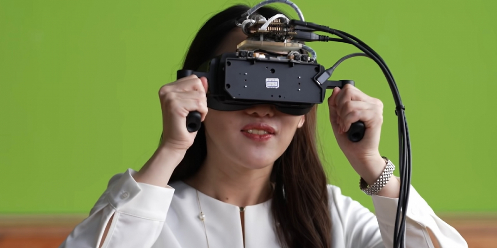 Sony zeigt VR-Prototyp mit zwei 4K-OLED-Panels (1)