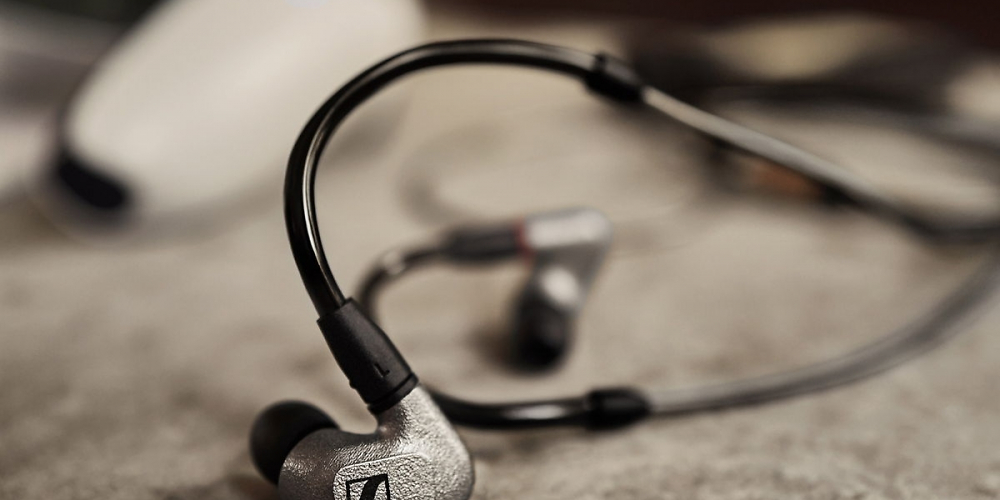 Mit dem IE 600 hat Sennheiser neue kabelgebundene Ohrhörer präsentiert, die aus dem amorphem Metall ZR01 mittels 3D-Druck gefertigt sind. (4)
