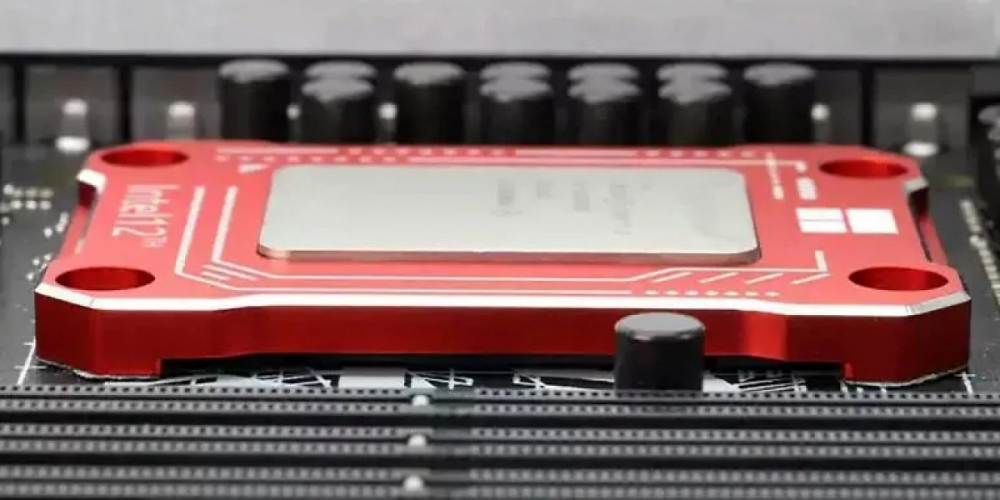Thermalright hat einen „Bending Corrector Frame“ für verbogene Alder-Lake-CPUs herausgebracht, der speziell auf den LGA1700-Sockel abgestimmt ist. (3)