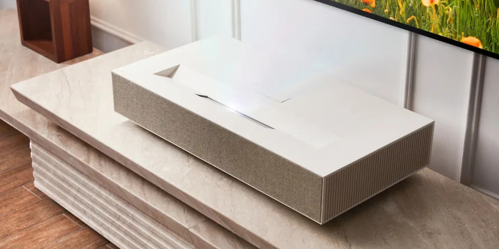 Ultrakurzdistanz-Beamer von LG produziert 4K-Bild mit 100 Zoll auf 10cm Entfernung (1)