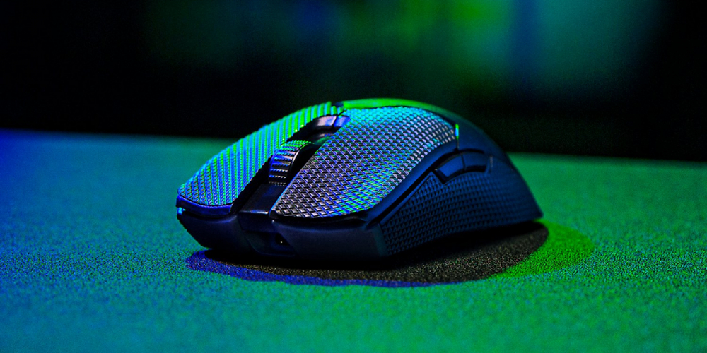 Razer hat die neue Viper-V2-Pro-Gaming-Maus auf den Markt gebracht. Mit einem Gewicht 58 Gramm ließe sich mit ihr Tennis spielen. (3)