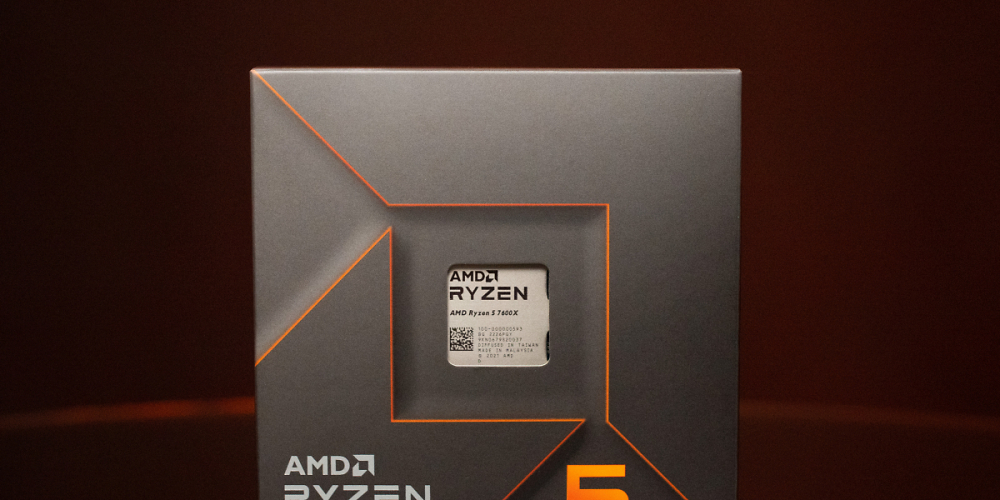 Der Ryzen 5 7600 ist im PCGH-Preisvergleich aktuell die beliebteste Zen-4-CPU und kann sich auch preislich ein wenig vom Ryzen 5 7600X absetzen.