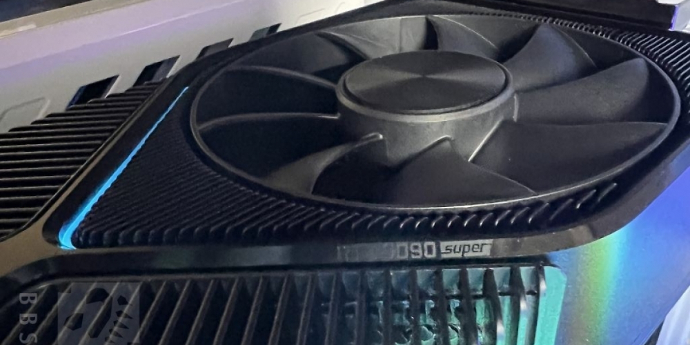 Fotos zu einer geplanten RTX 3090 Super und einer RTX 3080 20GB sind nun auf Twitter und in einem chinesischen Forum geteilt worden.