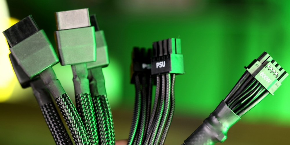 Selbst native ATX-3.0-Netzteile sind nicht vor der Brandgefahr sicher: Auch hier tauchen mehrere Fälle durchgeschmorter Kabel bei der Geforce RTX 4090 auf.