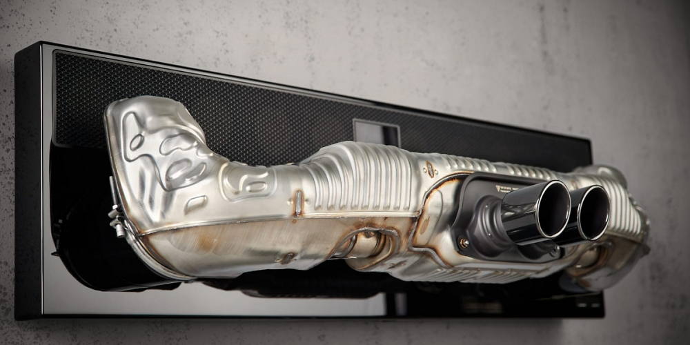 Die Porsche 911 Soundbar 2.0 Pro ist aus der originalen Abgasanlage eines Porsche 911 GT3 gefertigt.