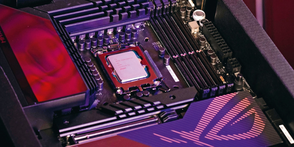 Intels Stromspar-Feature DLVR ist zwar im UEFI diverser Asus-Platinen mit Z790 zu finden, scheint aber bis dato hardwareseitig deaktiviert zu sein.