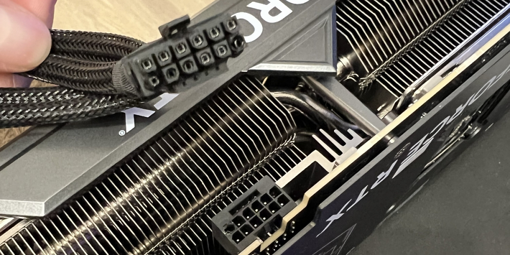 Rauchende Stromstecker bei RTX 4090: Bekannter Youtuber fordert Nvidia zum Handeln auf