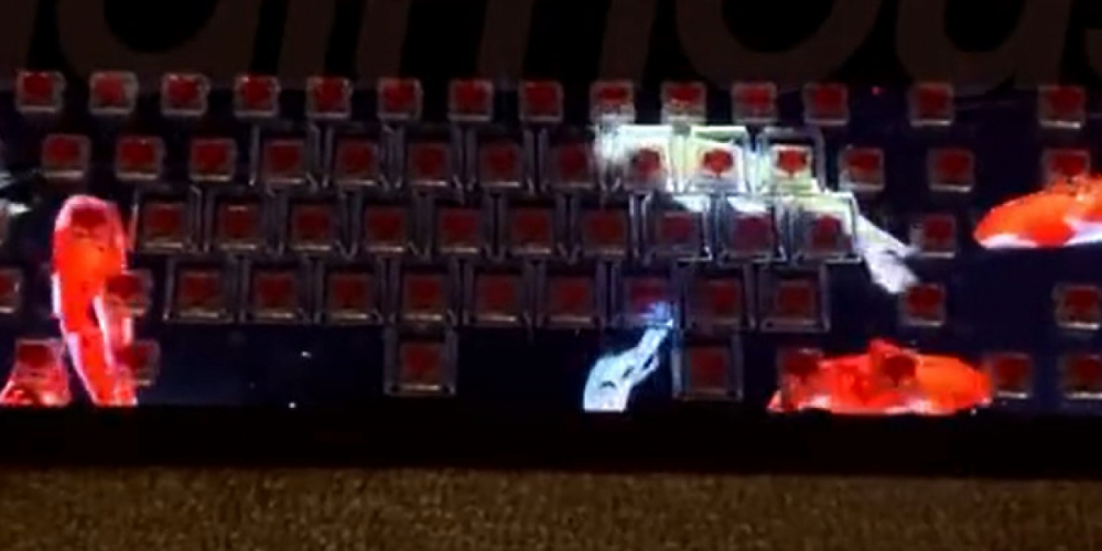 Peripheriehersteller Finalmouse hat eine besondere Tastatur im Aufgebot, dessen Backplate komplett aus einem Display besteht.